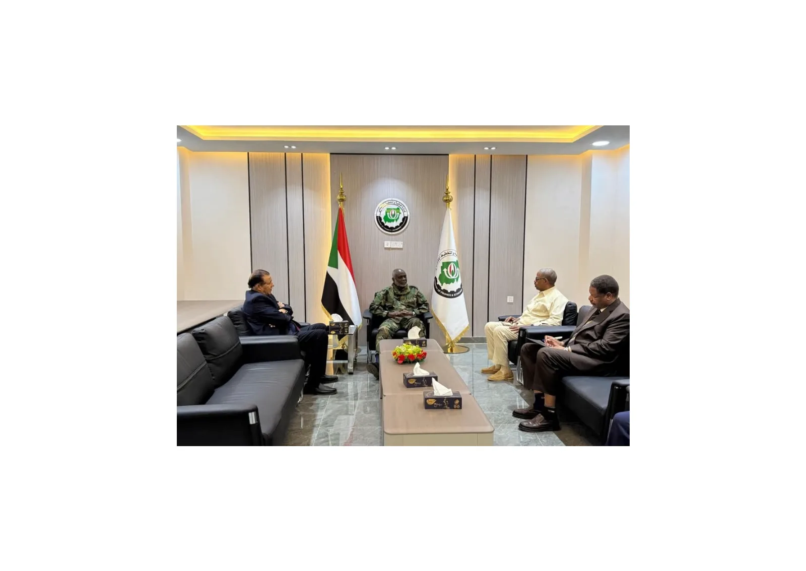 وزير المالية يؤكد دعم بنك العمال الوطني ويدعو لتسريع التحول الرقمي